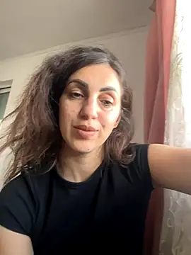 EmaSkyes online show from 11-26-25, 09:54