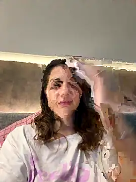 BelleSkye online show from 10-27-25, 05:33