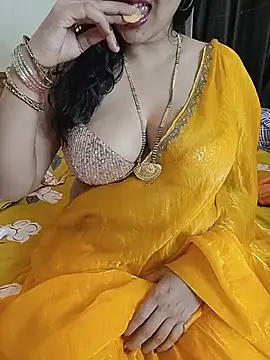 Snapshot of kaamuk_shweta chatting on 07-20-26, 10:39 kaamuk shweta online show from 07-20-26, 10:39
