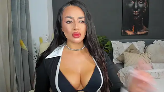 Snapshot of Sonia__Rey chatting on 10-23-25, 03:33 Sonia  Rey online show from 10-23-25, 03:33