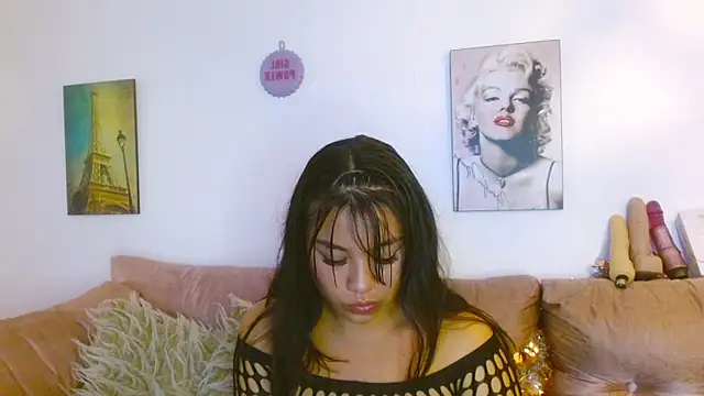 hinataleecs online show from 01-21-25, 12:18