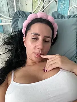 AnaRhodes online show from 03-16-25, 08:54