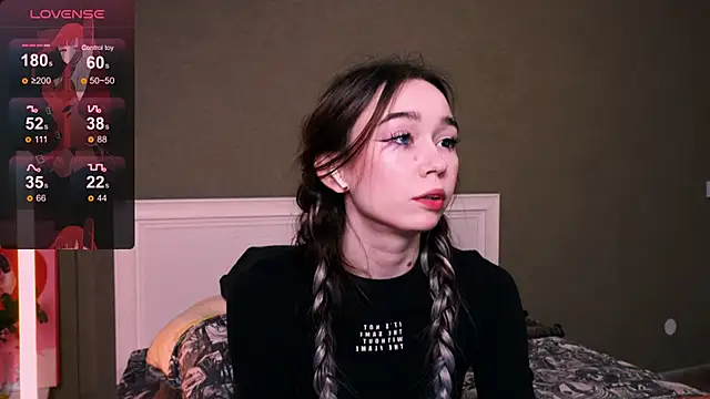 Kimiko   online show from 10-18-25, 08:09