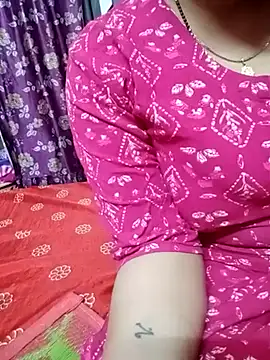 Snapshot of jiyahot1432 chatting on 02-12-25, 06:51 jiyahot1432 online show from 02-12-25, 06:51