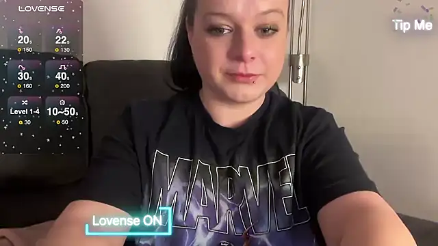 Snapshot of NaughtyWifeUK chatting on 12-13-24, 01:15 NaughtyWifeUK online show from 12-13-24, 01:15