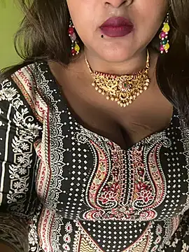 Snapshot of Ayesha_mahi chatting on 05-08-26, 08:19 Ayesha mahi online show from 05-08-26, 08:19