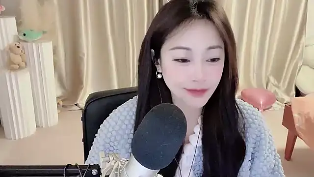 Daisy-77 online show from 01-04-25, 05:37