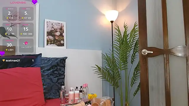 cintia hills online show from 03-17-26, 04:17