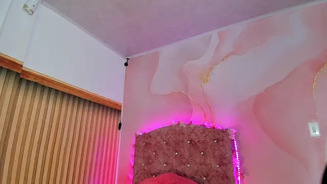 Snapshot of Daisy__rose chatting on 09-09-25, 02:55 Daisy rose online show from 09-09-25, 02:55