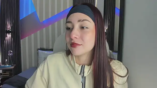 Snapshot of emily_layton chatting on 01-08-26, 02:41 emily layton online show from 01-08-26, 02:41