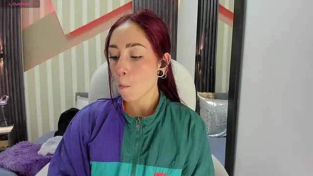 Snapshot of emily_layton chatting on 02-19-26, 12:17 emily layton online show from 02-19-26, 12:17