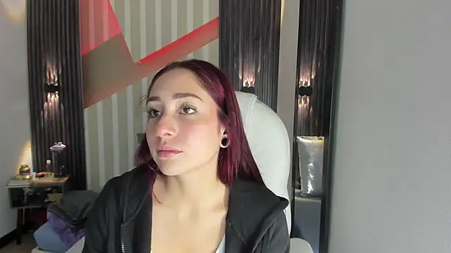 Snapshot of emily_layton chatting on 03-02-26, 12:24 emily layton online show from 03-02-26, 12:24