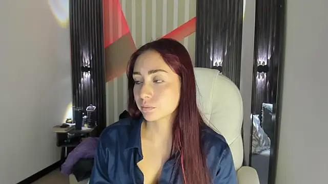 Snapshot of emily_layton chatting on 03-06-26, 12:29 emily layton online show from 03-06-26, 12:29