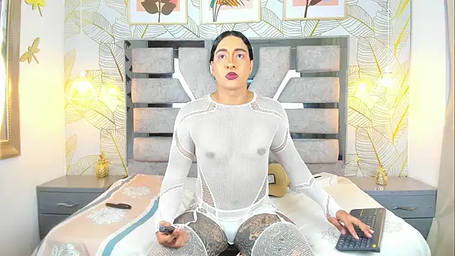 Alison Chan  online show from 06-12-26, 10:41