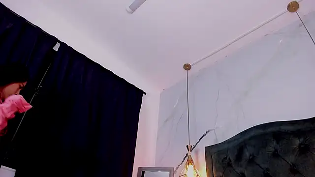 Snapshot of annyvans chatting on 02-25-26, 11:31 annyvans online show from 02-25-26, 11:31