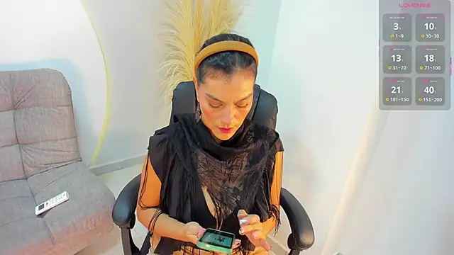 Ada Monroe10 online show from 10-22-25, 01:33