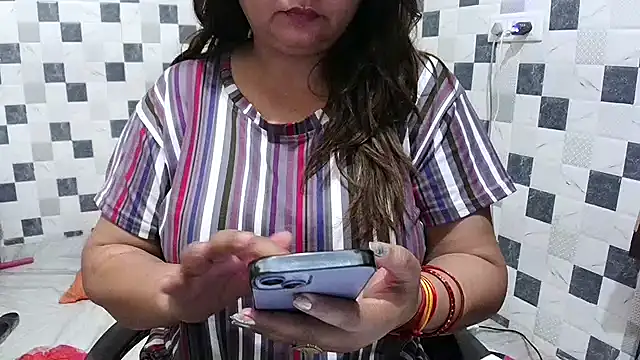 Snapshot of bhabhi_jaan11 chatting on 04-02-26, 06:33 bhabhi jaan11 online show from 04-02-26, 06:33