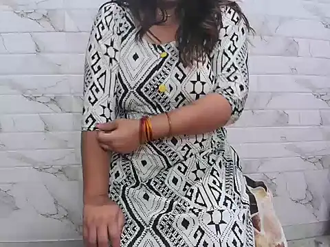 Snapshot of bhabhi_jaan11 chatting on 04-25-26, 04:37 bhabhi jaan11 online show from 04-25-26, 04:37