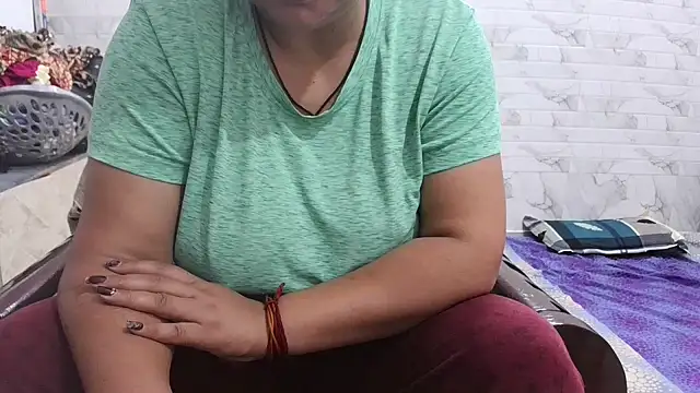 Snapshot of bhabhi_jaan11 chatting on 05-15-26, 12:17 bhabhi jaan11 online show from 05-15-26, 12:17