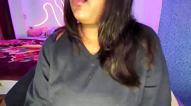 expression queen online show from 12-16-24, 06:05