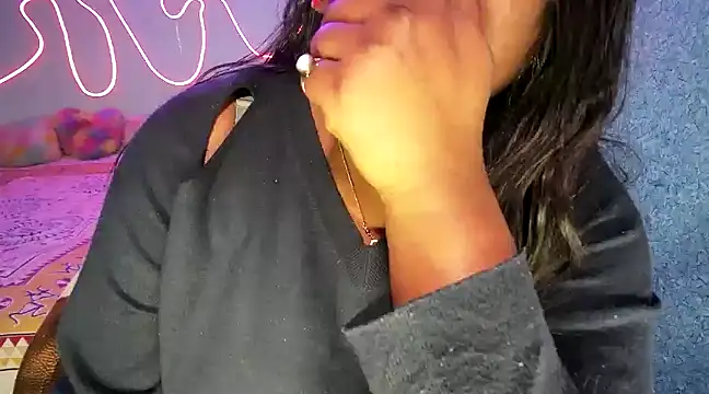 expression queen online show from 01-30-25, 09:04