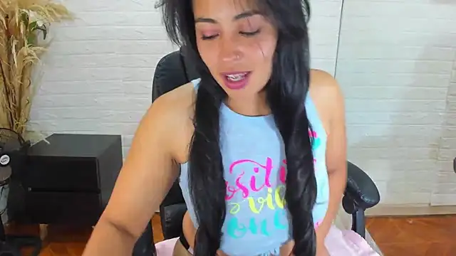 Aisha 09 online show from 03-11-25, 06:52