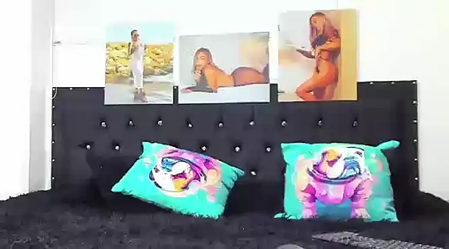 Snapshot of doll_celeste20 chatting on 01-14-25, 02:53 doll celeste20 online show from 01-14-25, 02:53