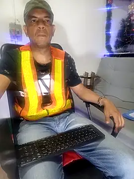 latinmartin73 online show from 12-22-24, 02:17