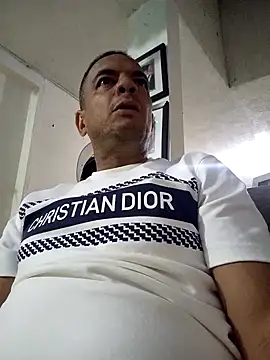 latinmartin73 online show from 01-01-25, 04:50