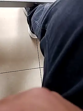 huzi518 online show from 11-11-25, 08:36