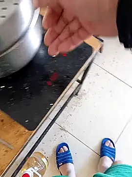 huzi518 online show from 11-15-25, 03:26