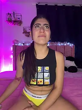 miakhalifaaa  online show from 01-01-25, 01:15