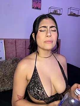 miakhalifaaa  online show from 10-10-25, 09:47