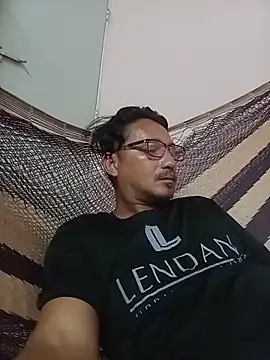 Andresguz35 online show from 10-30-25, 03:41