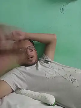 Andresguz35 online show from 11-17-25, 03:12