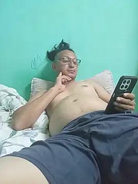Andresguz35 online show from 07-05-26, 05:58