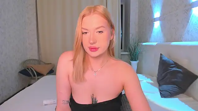 Emma  Leee online show from 02-25-26, 01:04