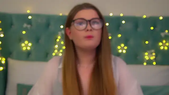 CrystalLyons online show from 12-05-25, 12:03