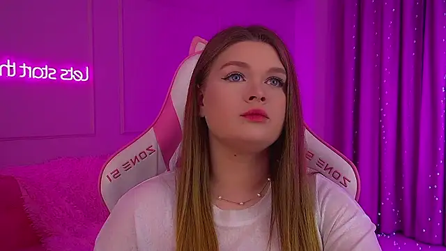 CrystalLyons online show from 02-03-26, 06:24