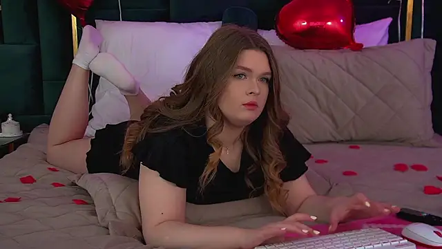 CrystalLyons online show from 02-10-26, 06:34