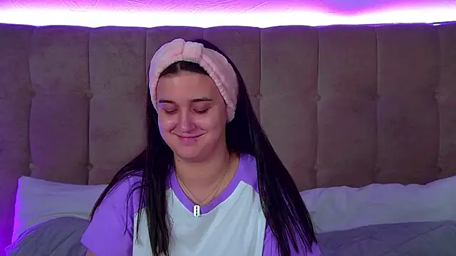 ChristinaMilton online show from 11-11-25, 06:19