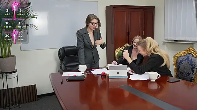 Michelle 054 online show from 01-28-25, 05:03