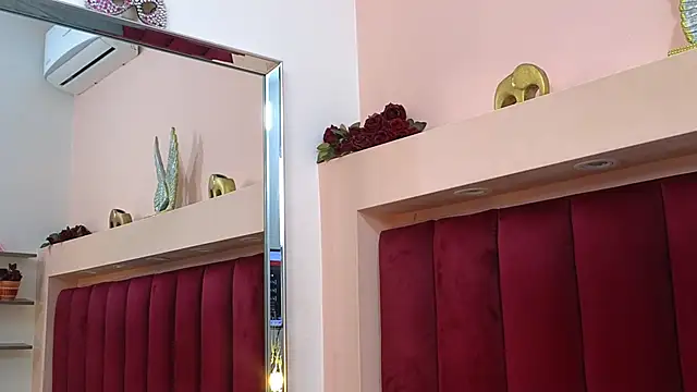 JESSYCORTES online show from 01-28-25, 04:41