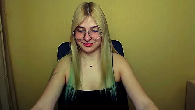 Luna Lush  online show from 02-04-25, 08:24