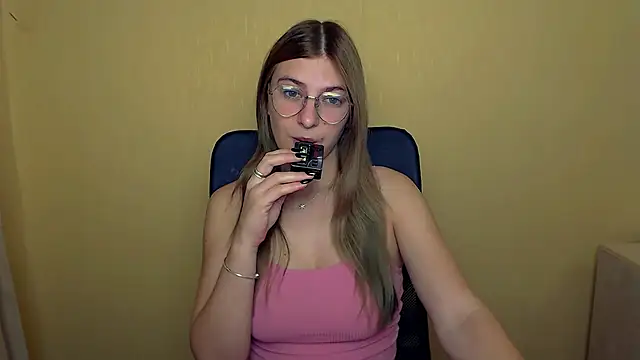 Luna Lush  online show from 09-29-25, 08:30