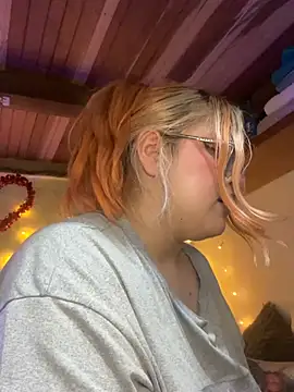 SophiaWeestt99 online show from 02-26-26, 03:05