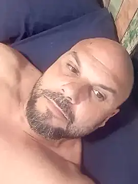 Snapshot of Javierchico chatting on 05-15-26, 09:44 Javierchico online show from 05-15-26, 09:44
