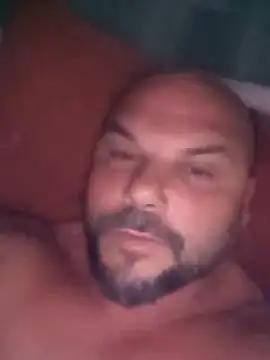 Snapshot of Javierchico chatting on 06-14-26, 04:58 Javierchico online show from 06-14-26, 04:58
