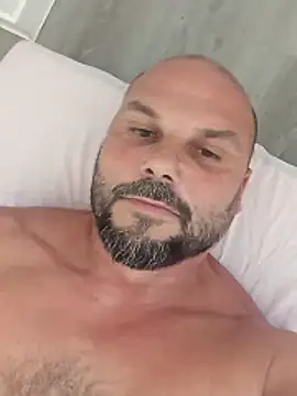 Snapshot of Javierchico chatting on 06-15-26, 01:24 Javierchico online show from 06-15-26, 01:24