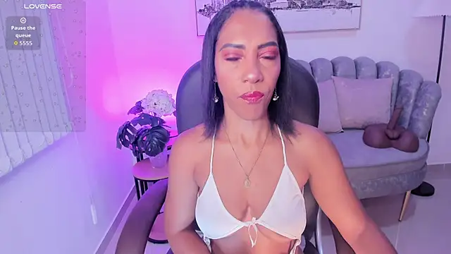 Shantaall  online show from 03-25-26, 10:43